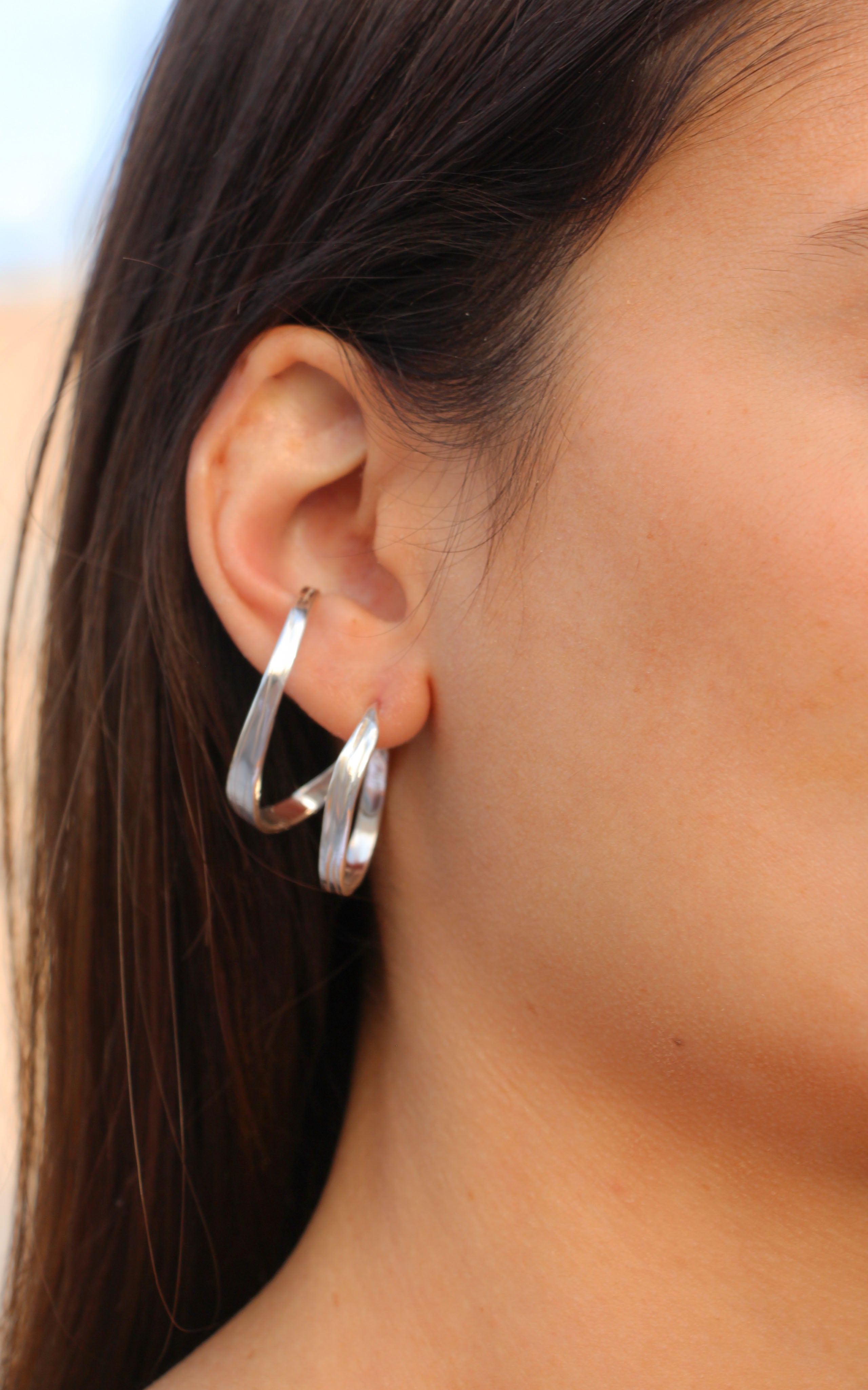 TIBBY EARRING