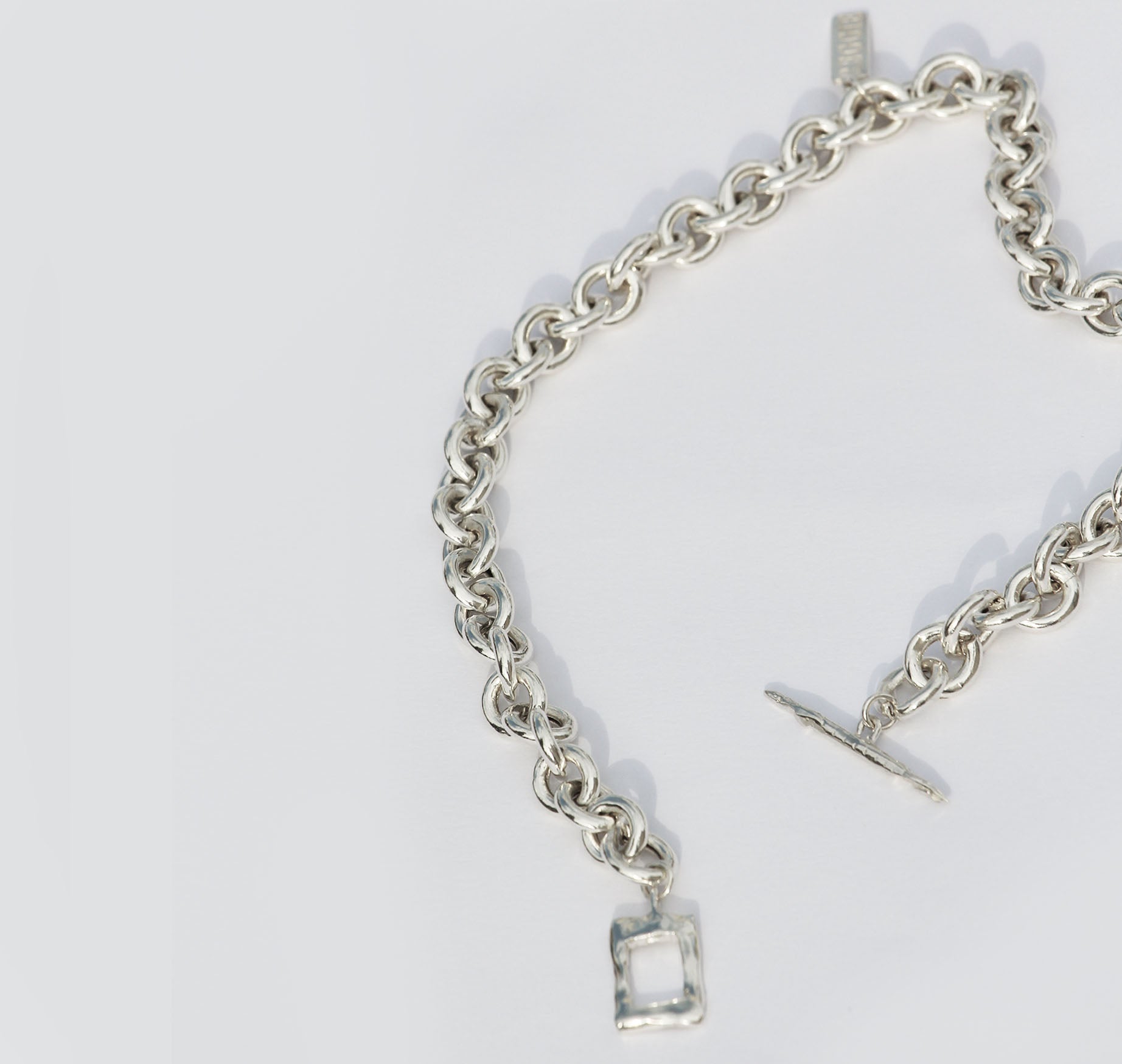 ALEXIS CHAIN