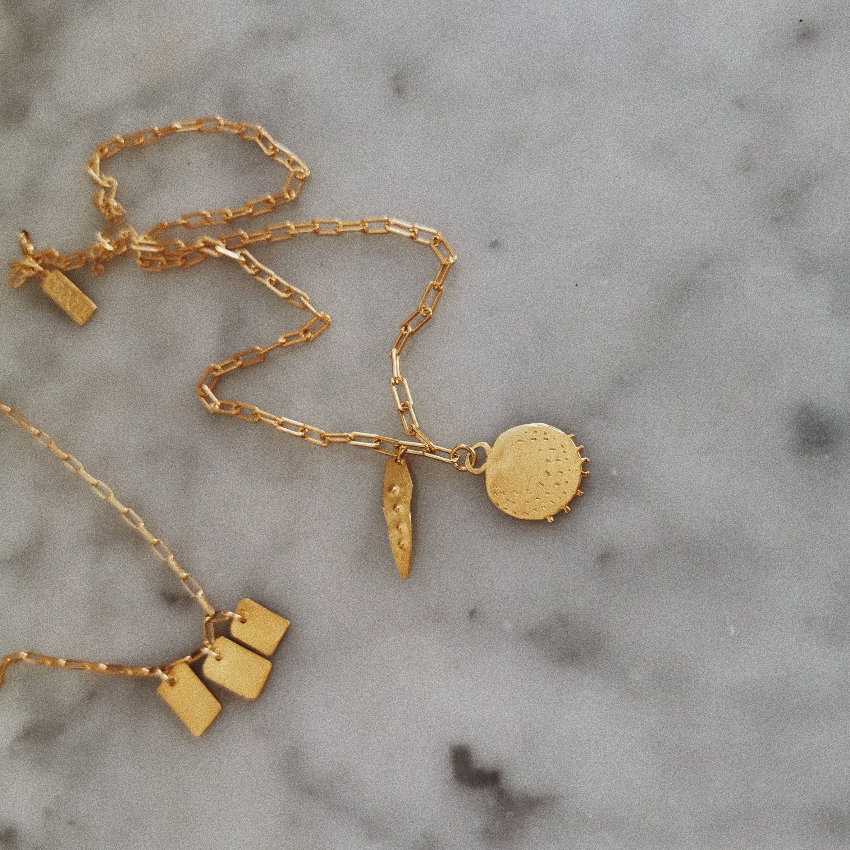 SUN + NECKLACE GOLD PLATED
