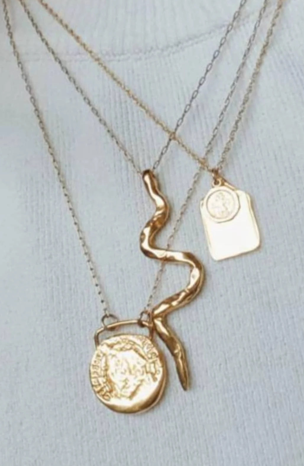 SNAKE GOLD NECKLACE