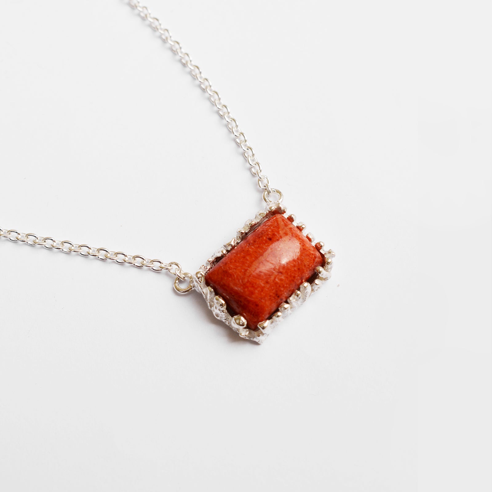BRIELLE SILVER&RED NECKLACE