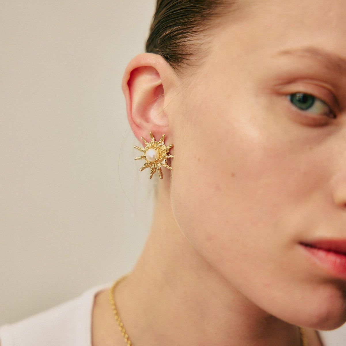 SOLARA GOLD&PEARL EARRINGS