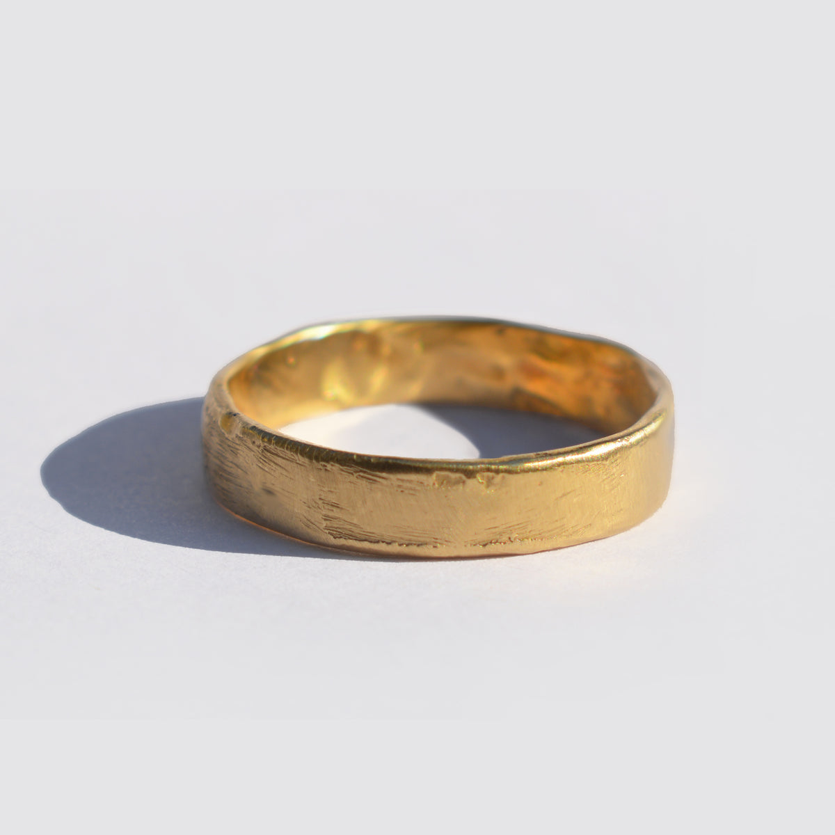 SCRATCH TEXTURE WEDDING BAND N.75