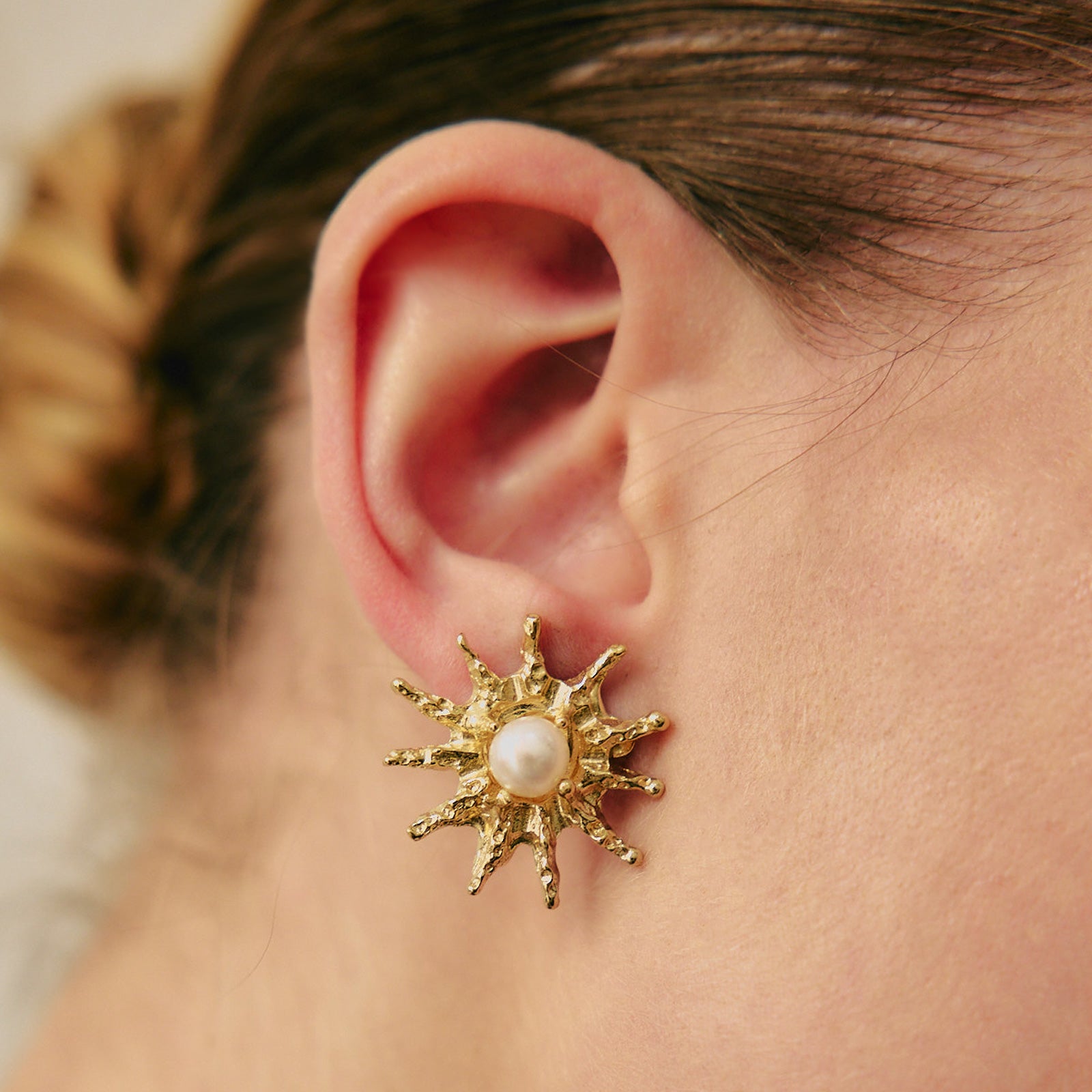 SOLARA GOLD&PEARL EARRINGS