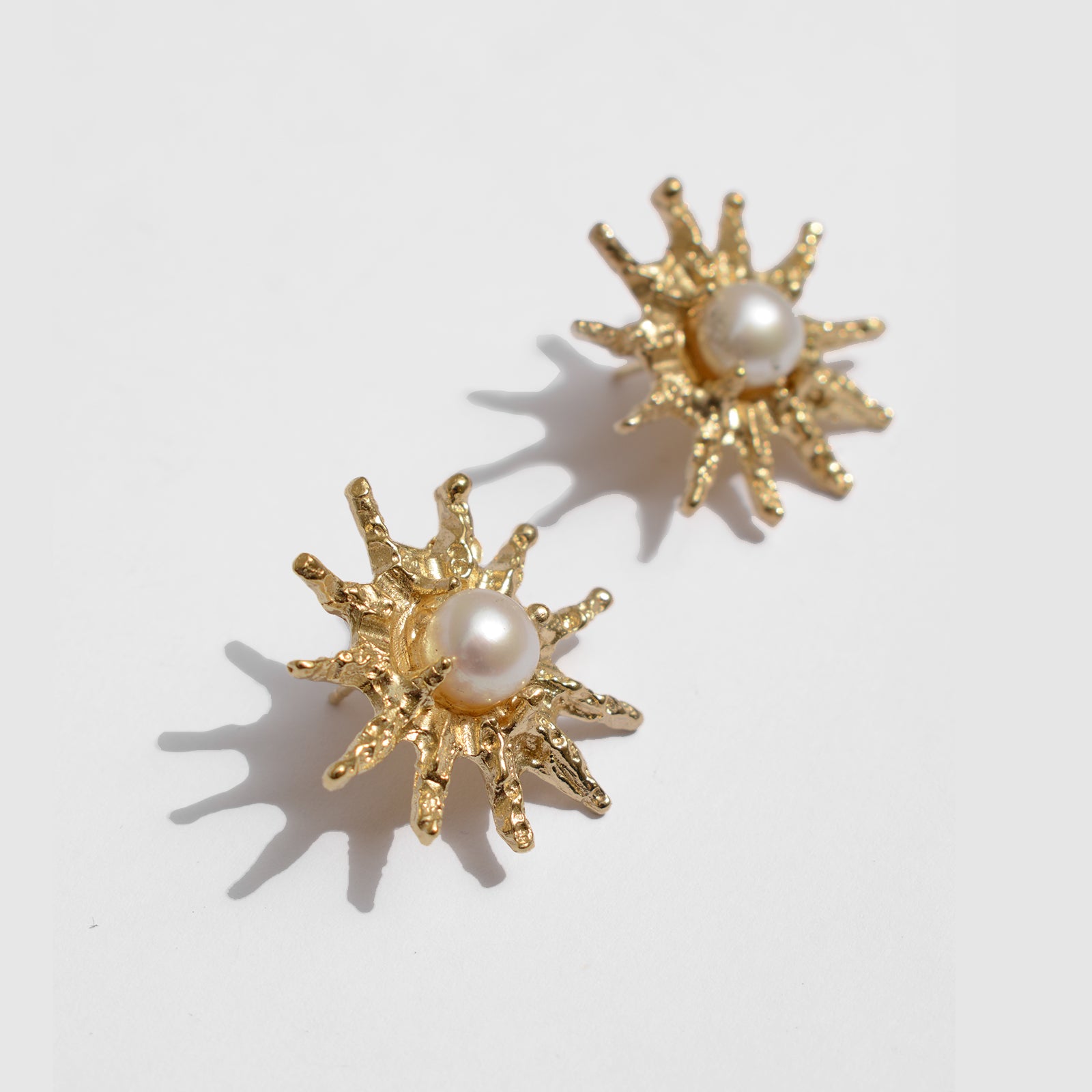 SOLARA GOLD&PEARL EARRINGS
