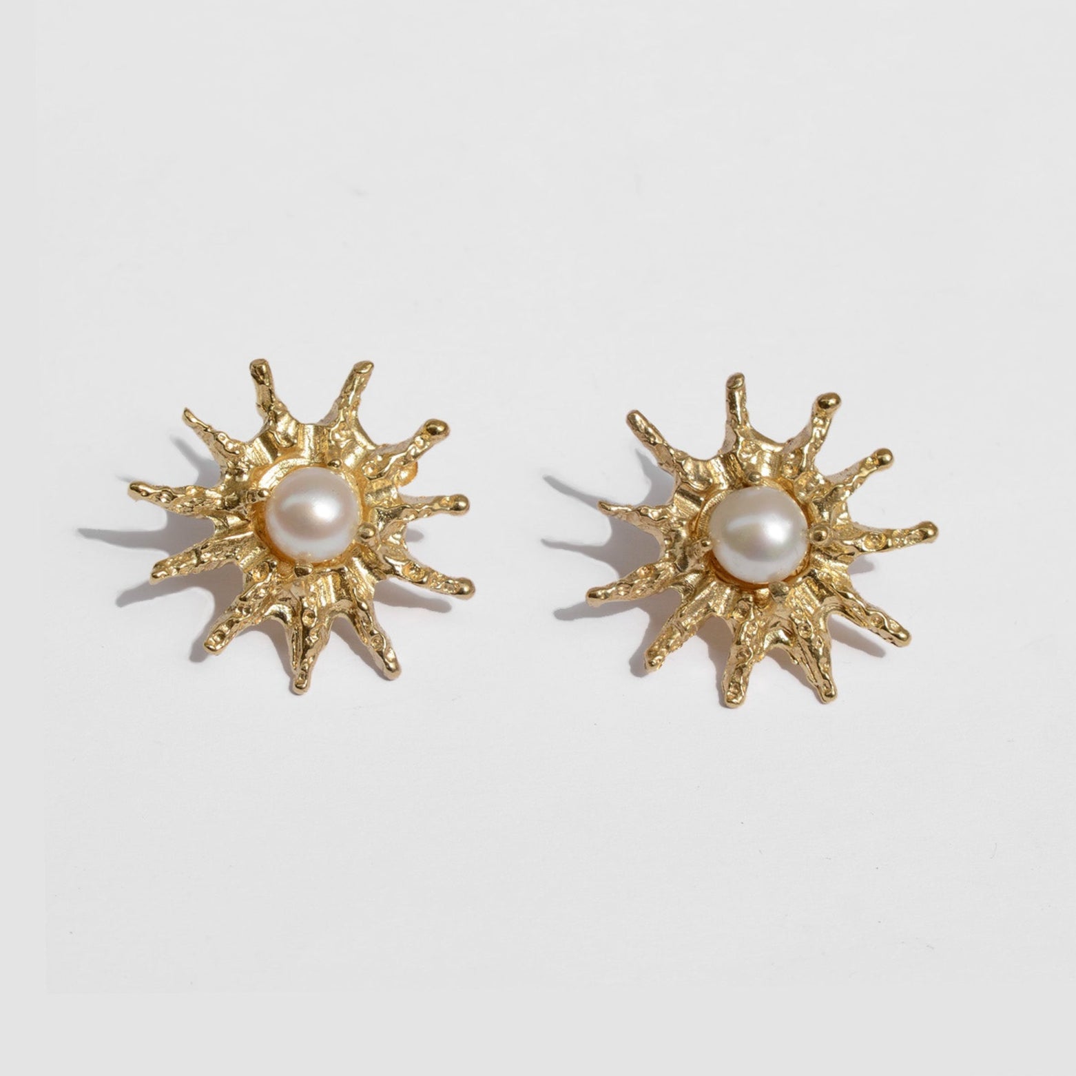 SOLARA GOLD&PEARL EARRINGS