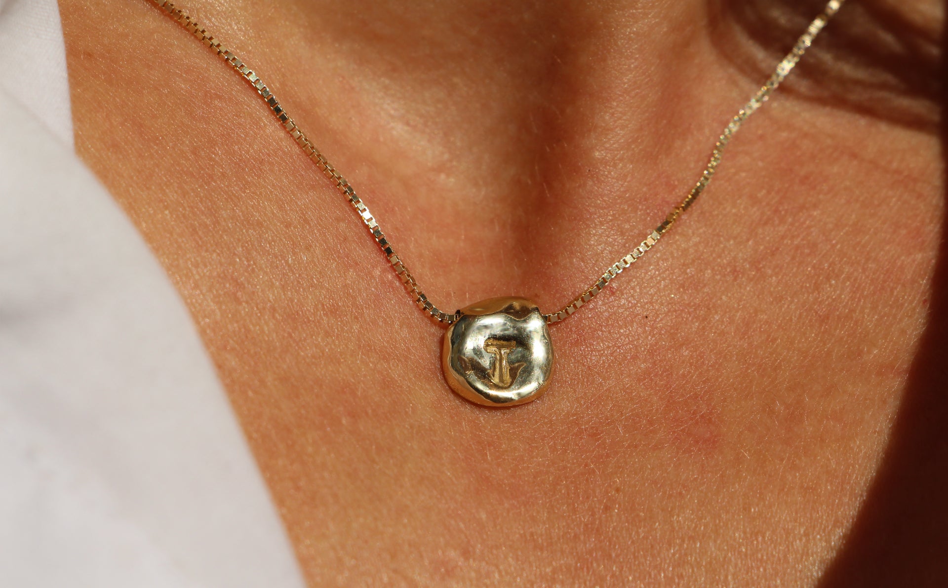 INITIAL NECKLACE