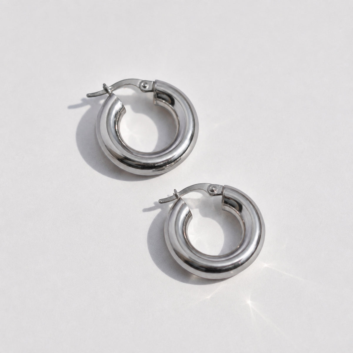 14K WHITE GOLD CLASSIC HOOP EARRINGS N.3