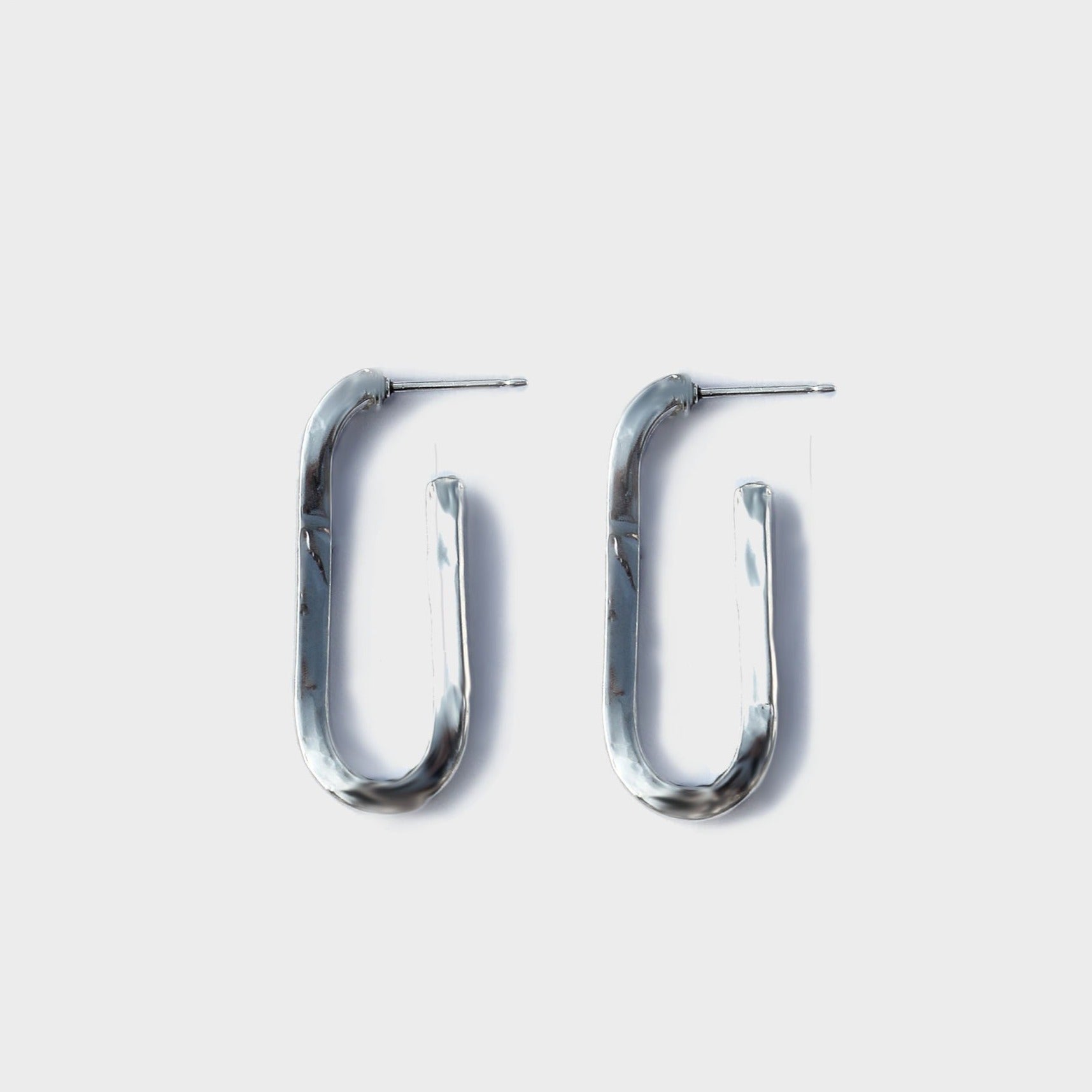LEON EARRINGS M