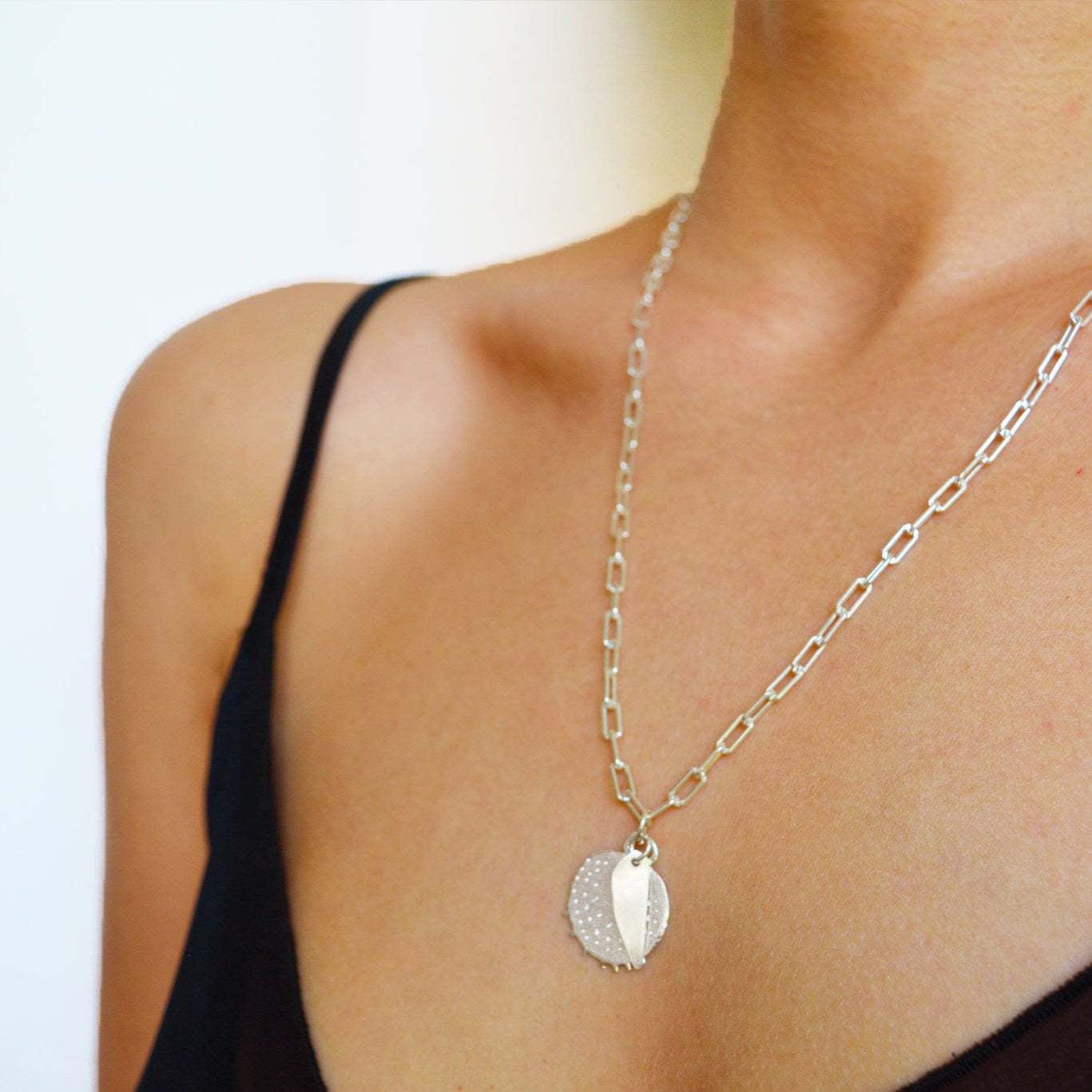 SUN+ NECKLACE SILVER