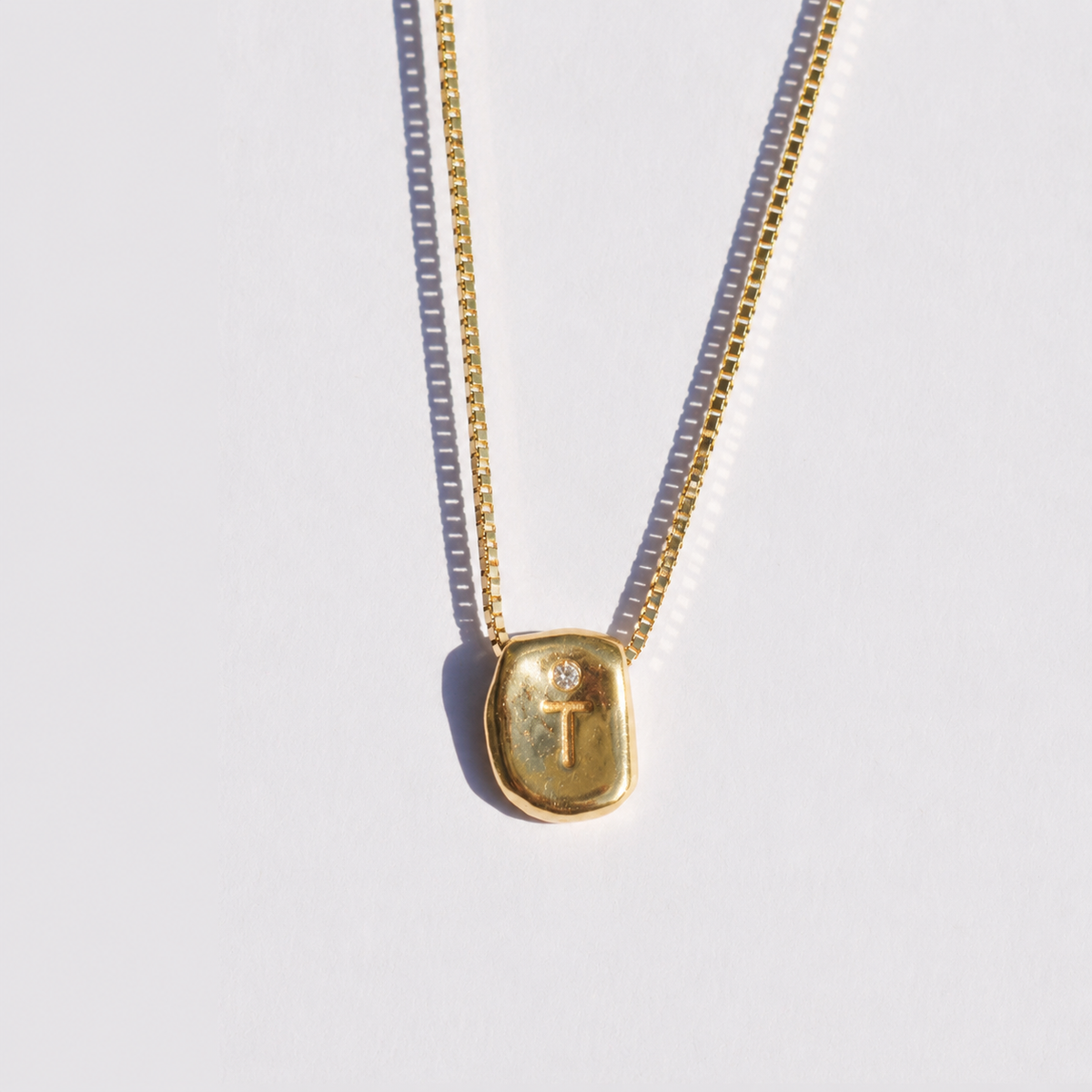 T INITIAL NECKLACE N.109