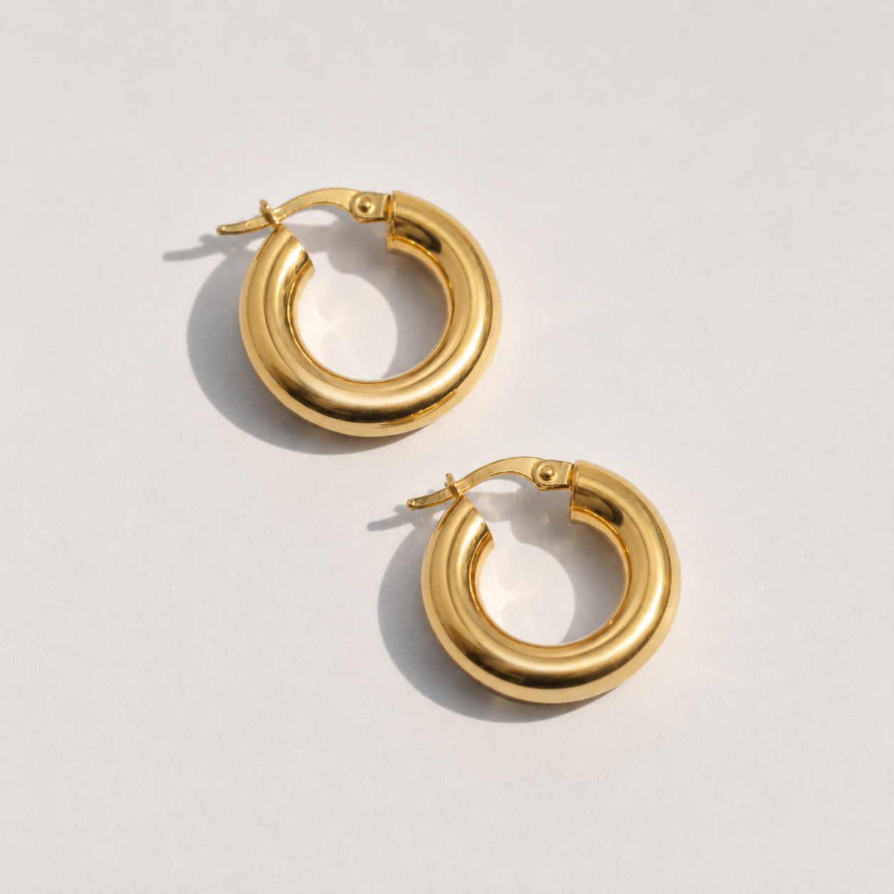 14K YELLOW GOLD CLASSIC HOOP EARRINGS N.39
