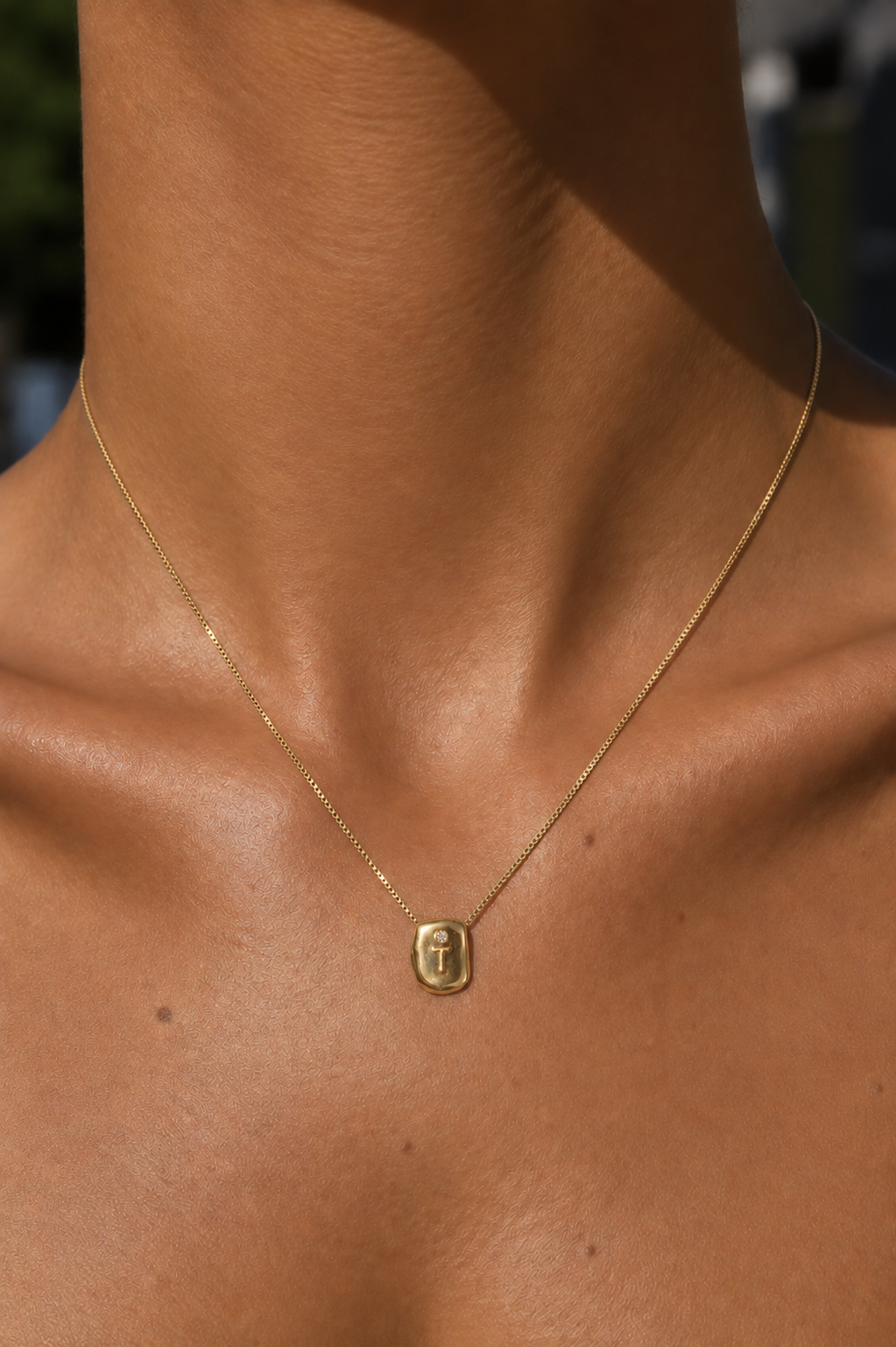 T INITIAL NECKLACE N.109
