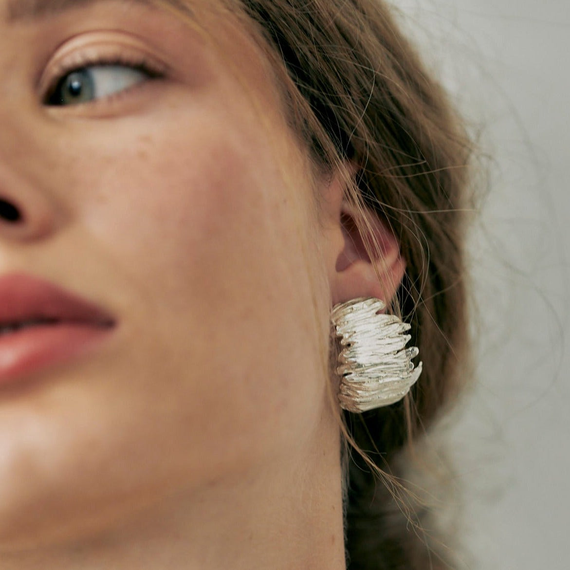 SUNNY SILVER HOOP EARRINGS