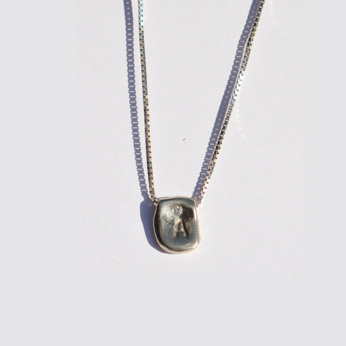 A INITIAL NECKLACE N.4
