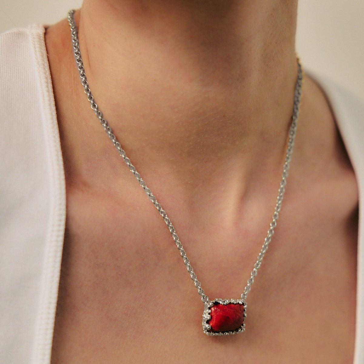 BRIELLE SILVER&RED NECKLACE